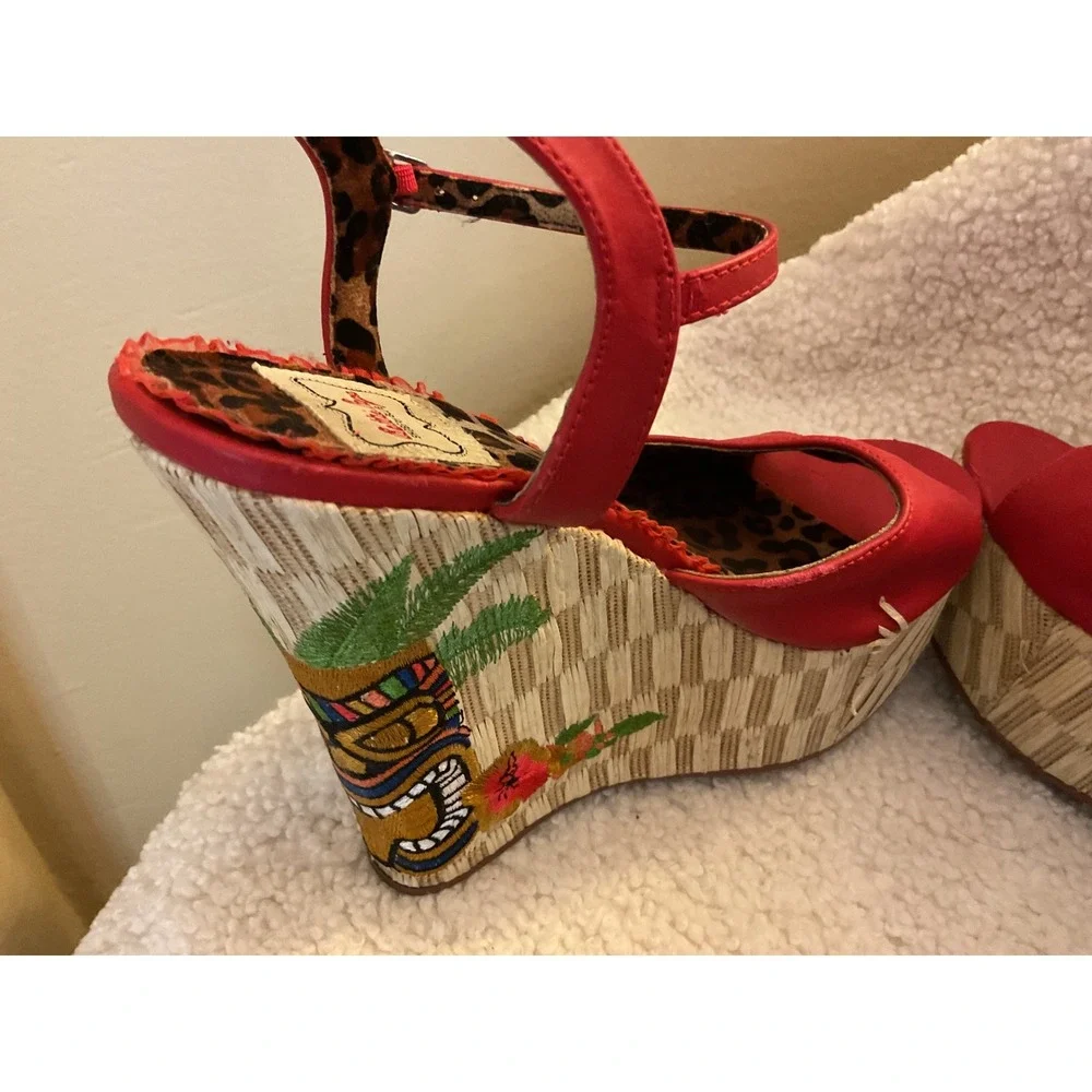 Bettie Page by Ellie Red Tiki Embroidered Platform Wedge Sandals Leopard